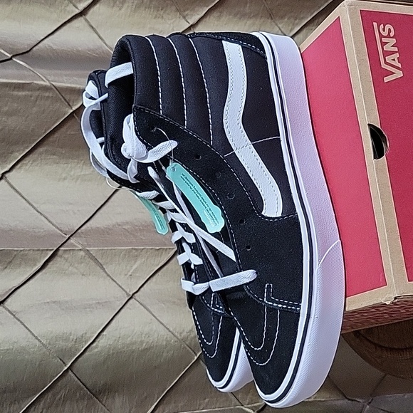 NWT- Vans Unisex ‘Sk8-Hi ComfyCush’ High Top Sneaker In Black/True White - Picture 4 of 11